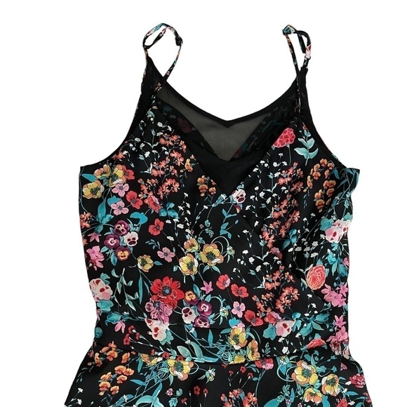 Express Floral Romper - Picture 8 of 10